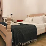 Fedora Alaçatı