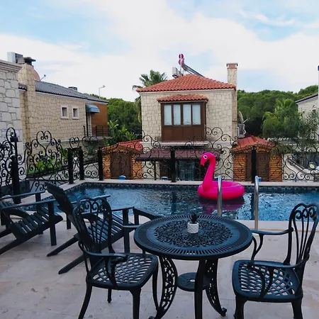 Fedora Oda ve Kahvaltı 3*