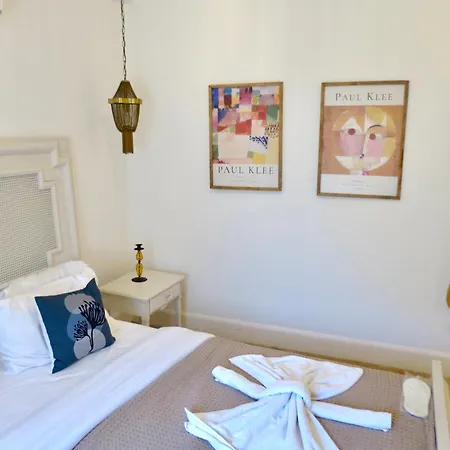 Fedora Oda ve Kahvaltı 3*