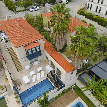 Fedora Oda ve Kahvaltı