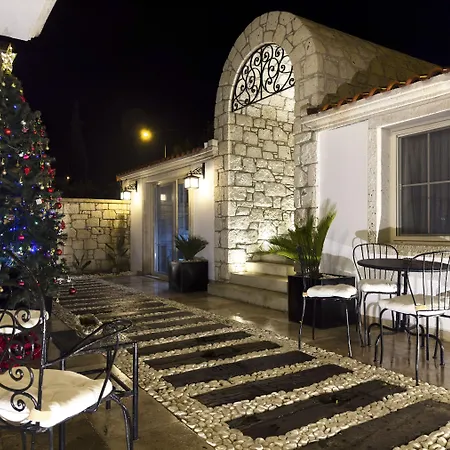 Fedora Oda ve Kahvaltı 3*