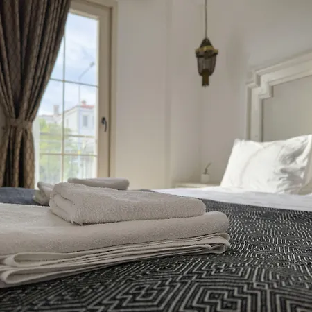 Fedora Oda ve Kahvaltı 3*