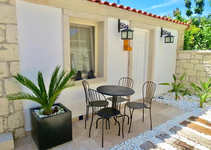 Fedora Bed & Breakfast 3*