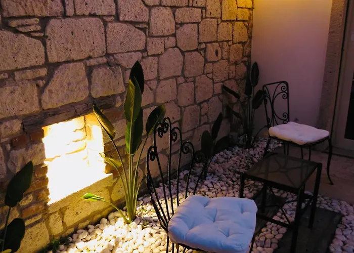 Fedora Bed & Breakfast Alaçatı