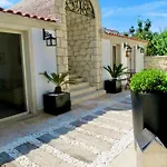 Fedora Bed & Breakfast Alaçatı
